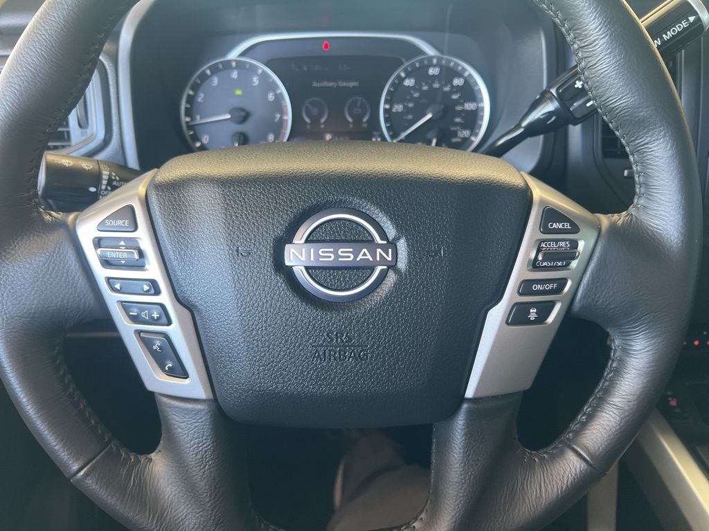 2024 Nissan Titan Crew Cab photo 50