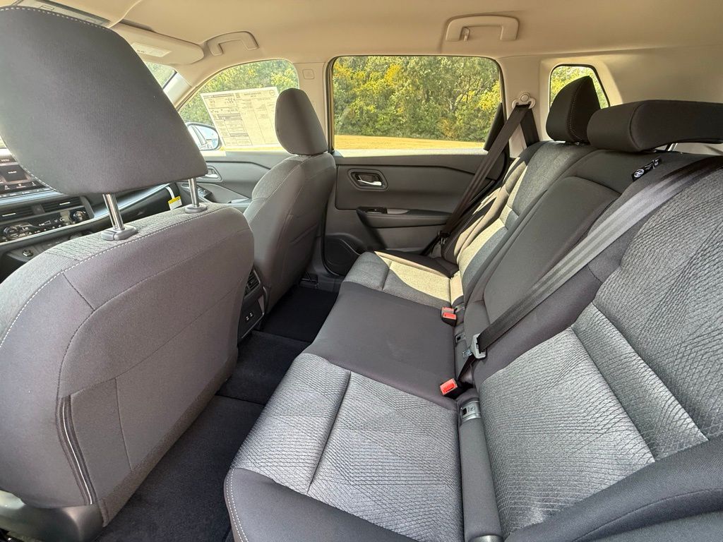 2026 Nissan Rogue SV photo 21