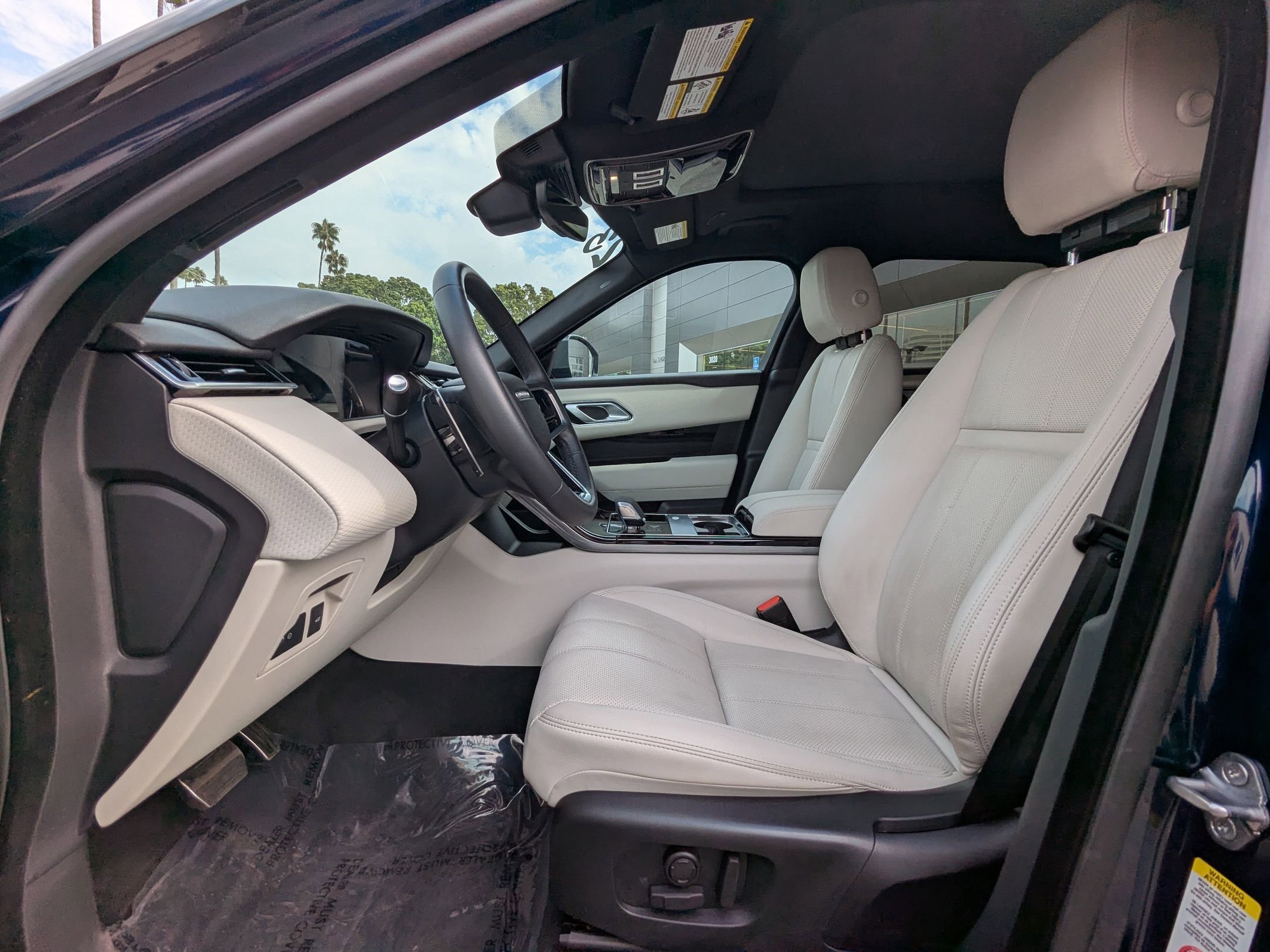 2023 Land Rover Range Rover Velar R-Dynamic S photo 16