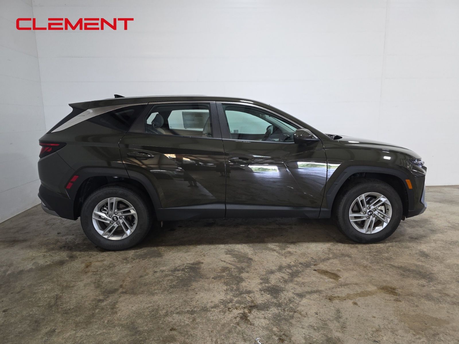 2025 Hyundai Tucson SE photo 4