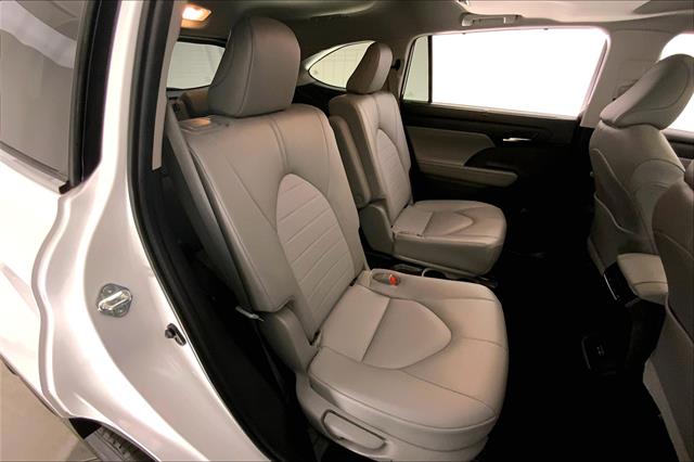 2022 Toyota Highlander XLE photo 14