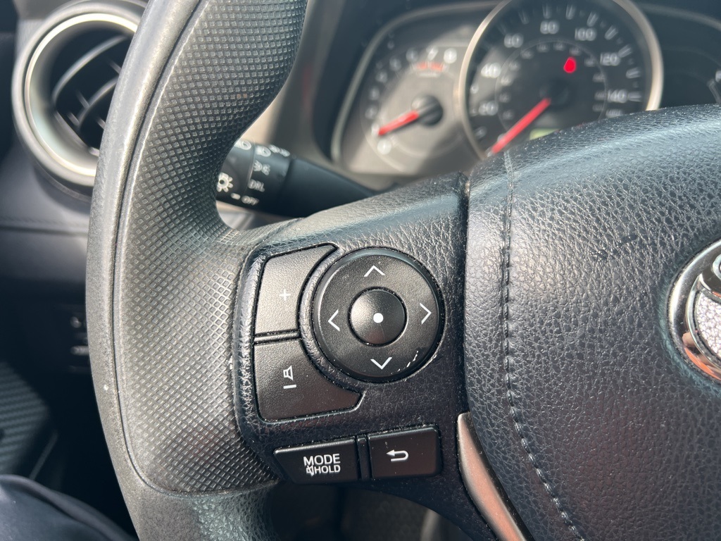 2015 Toyota RAV4 LE photo 18