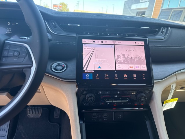 2025 Jeep Grand Cherokee Limited photo 7
