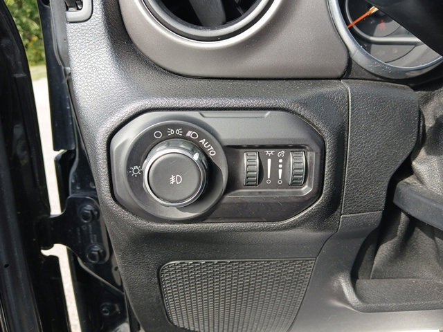 2018 Jeep Wrangler Unlimited Sport S photo 11