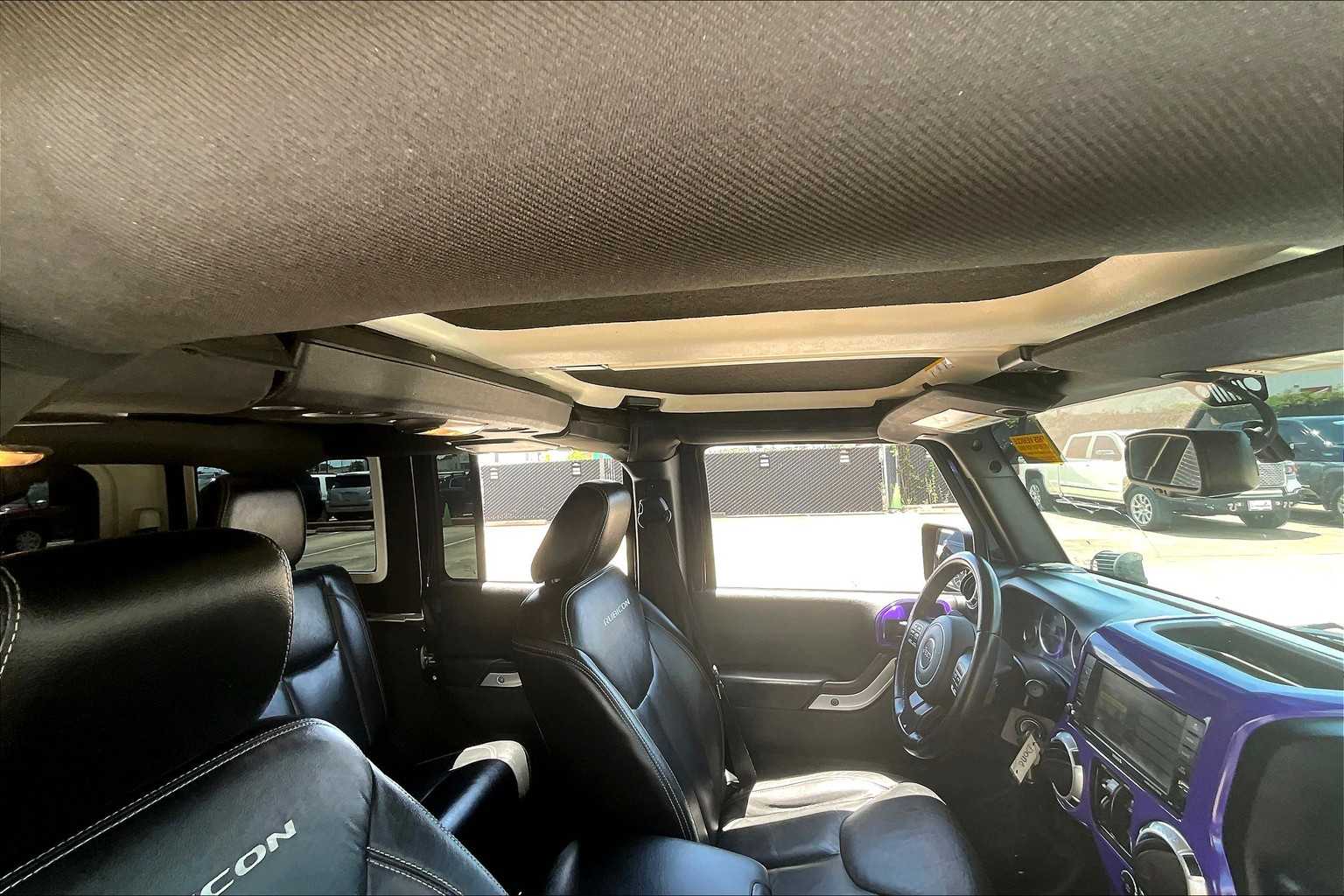 2015 Jeep Wrangler Unlimited Rubicon photo 12