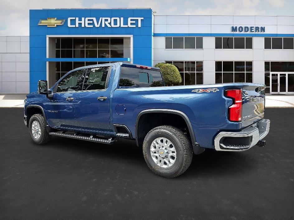 2025 Chevrolet Silverado 2500HD LTZ photo 3