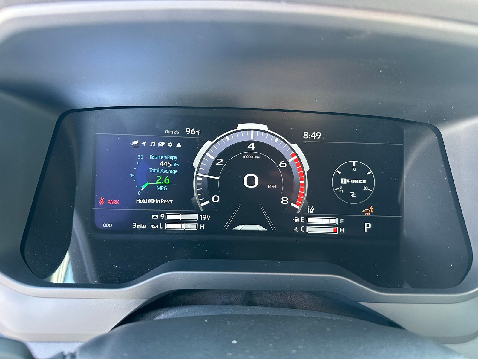 2025 Toyota Tundra Platinum CrewMax photo 13