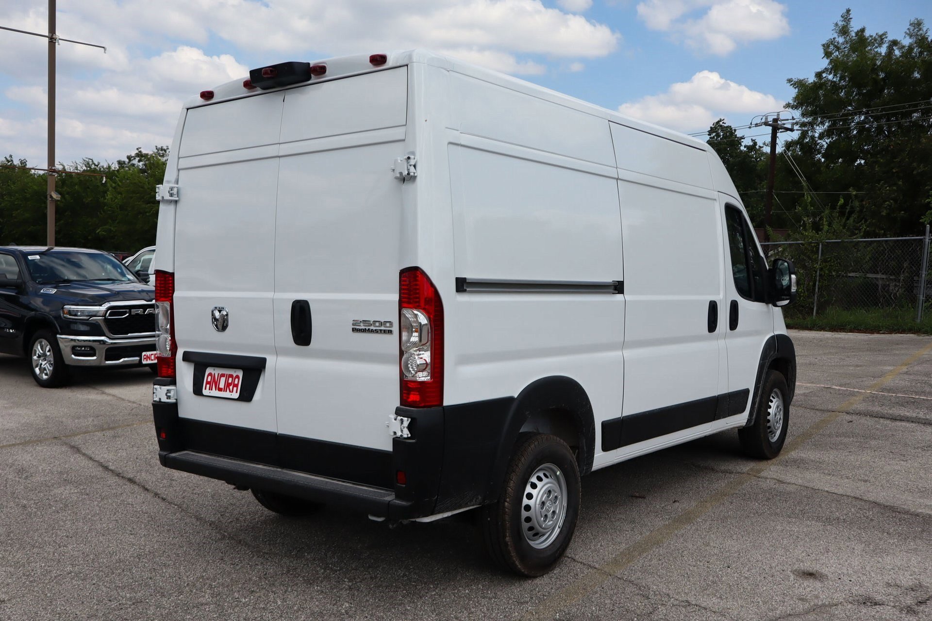 2026 Ram ProMaster 2500 photo 5