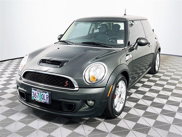 Used 2012 MINI Cooper S with VIN WMWSV3C58CT386301 for sale in Beaverton, OR