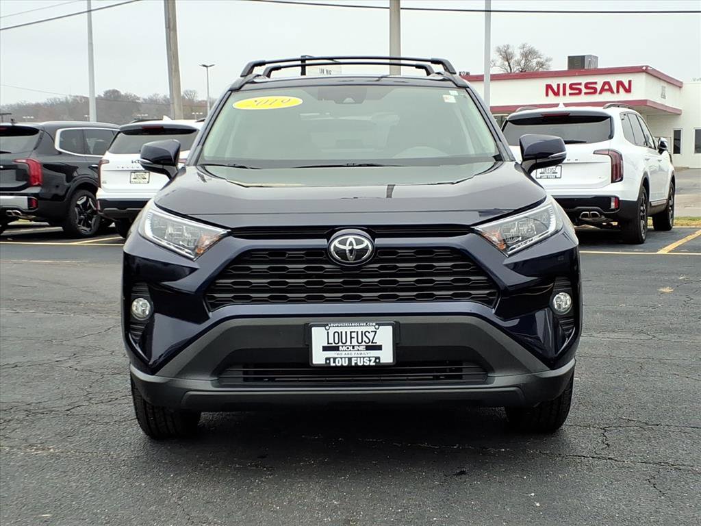 2019 Toyota RAV4 XLE Premium photo 3