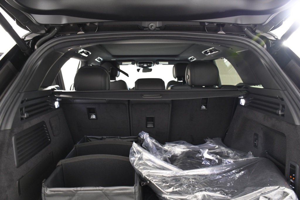 2025 Land Rover Range Rover Sport SE photo 23