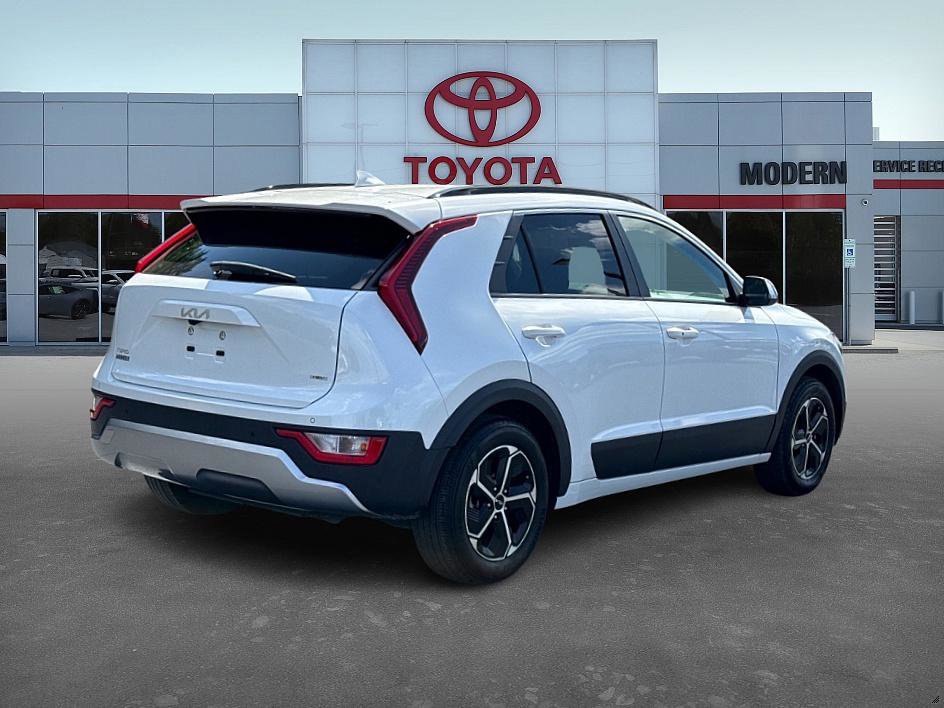 2023 Kia Niro EX photo 3