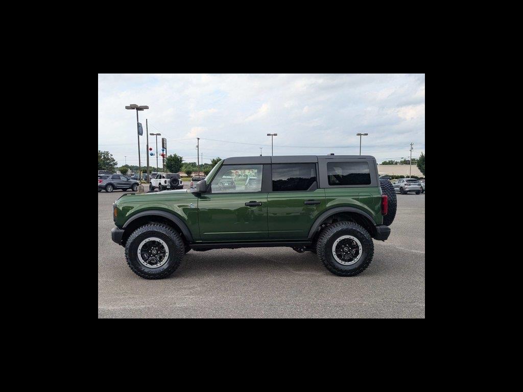 2024 Ford Bronco Black Diamond photo 8