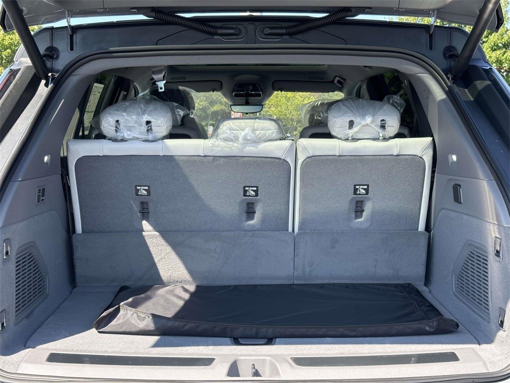2026 Cadillac Escalade IQ Sport photo 12
