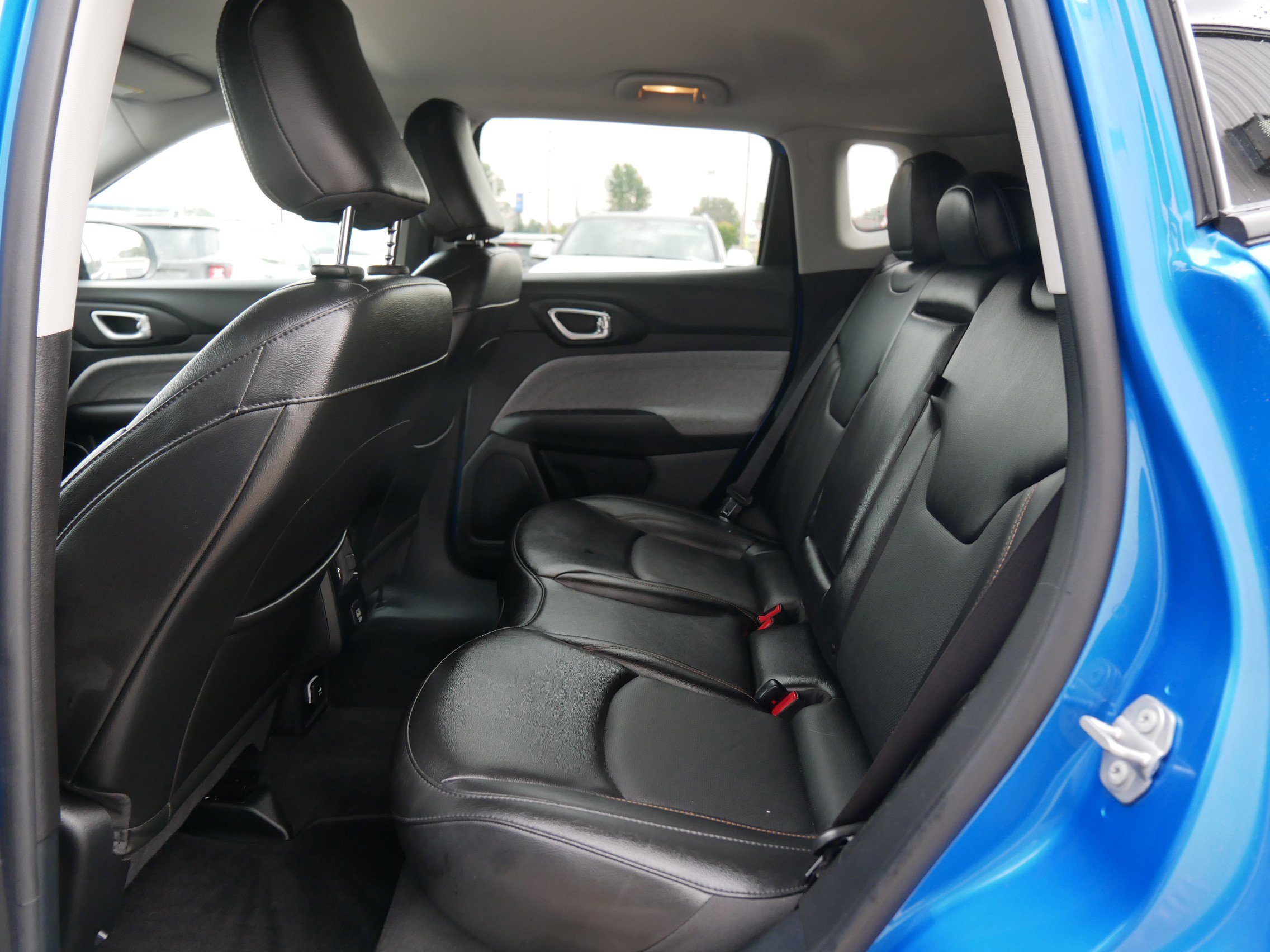 2022 Jeep Compass Latitude Lux photo 11