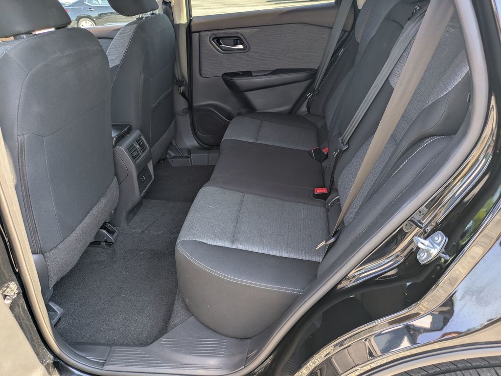 2023 Nissan Rogue SV photo 20