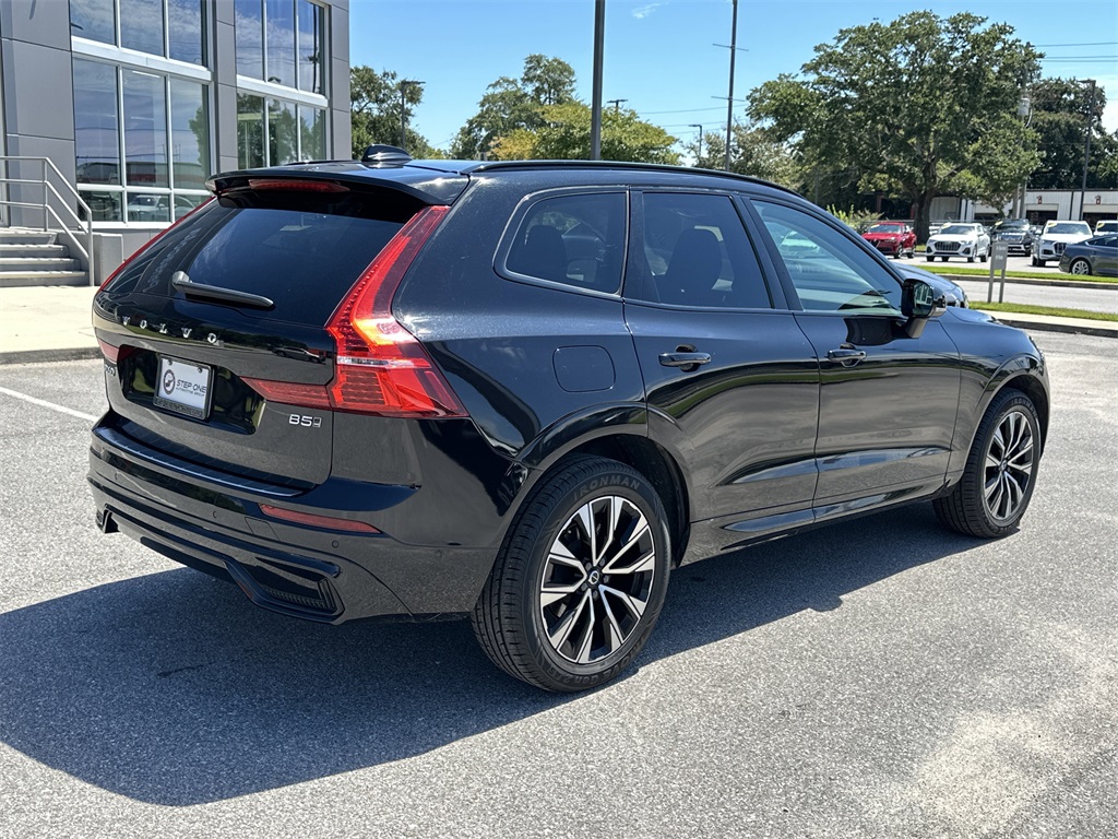 2023 Volvo XC60 B5 Plus photo 7