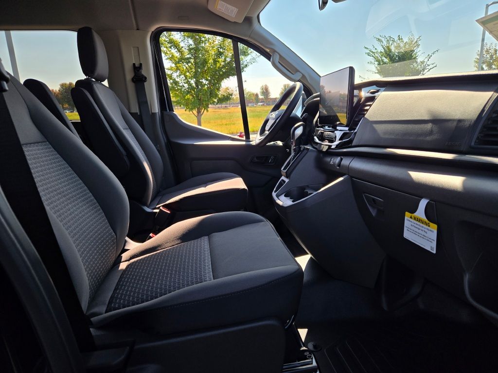 2025 Ford Transit Passenger photo 4