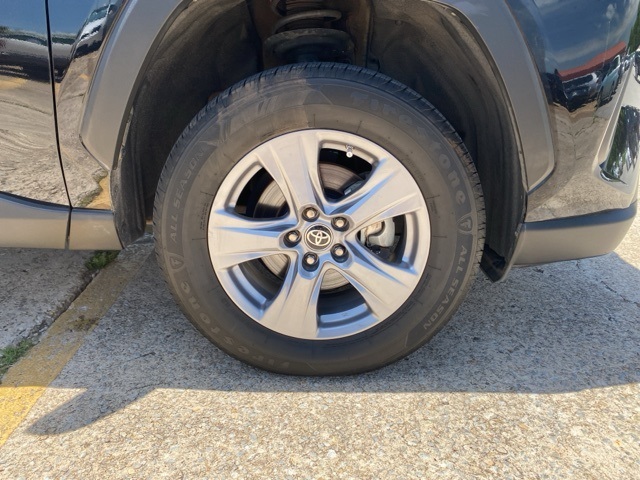 2022 Toyota RAV4 Hybrid LE photo 9