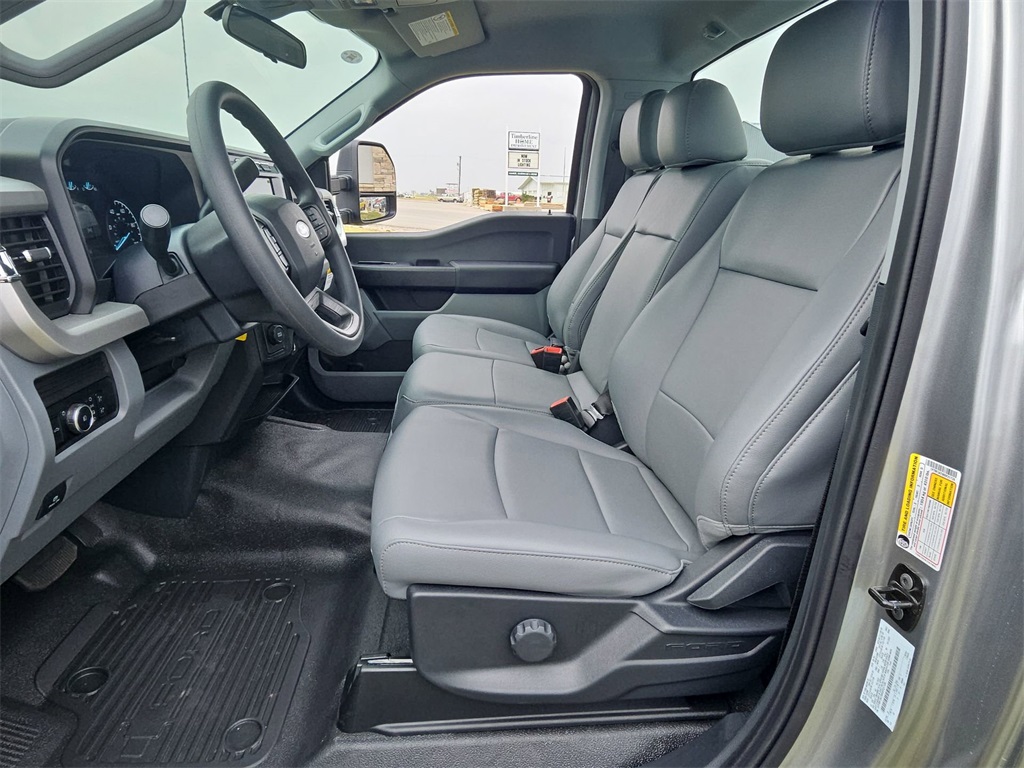 2024 Ford F-350 photo 25
