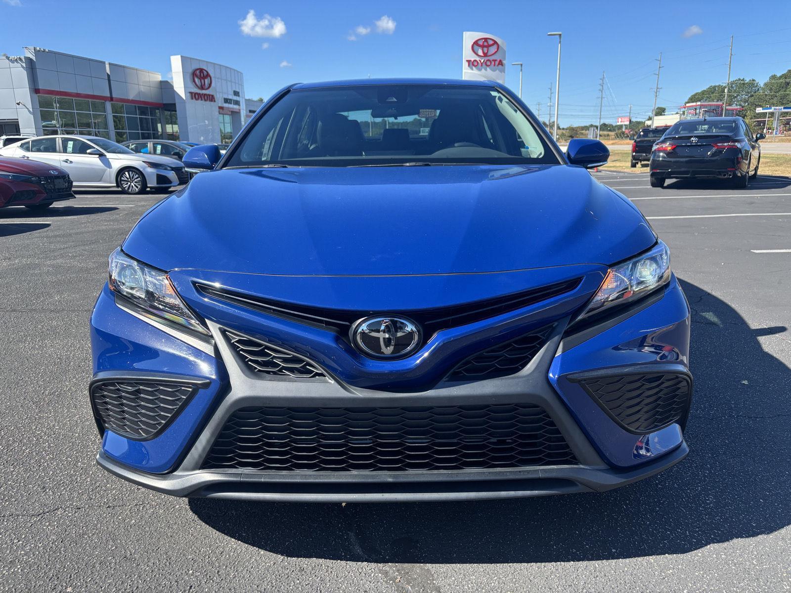 2023 Toyota Camry SE photo 2