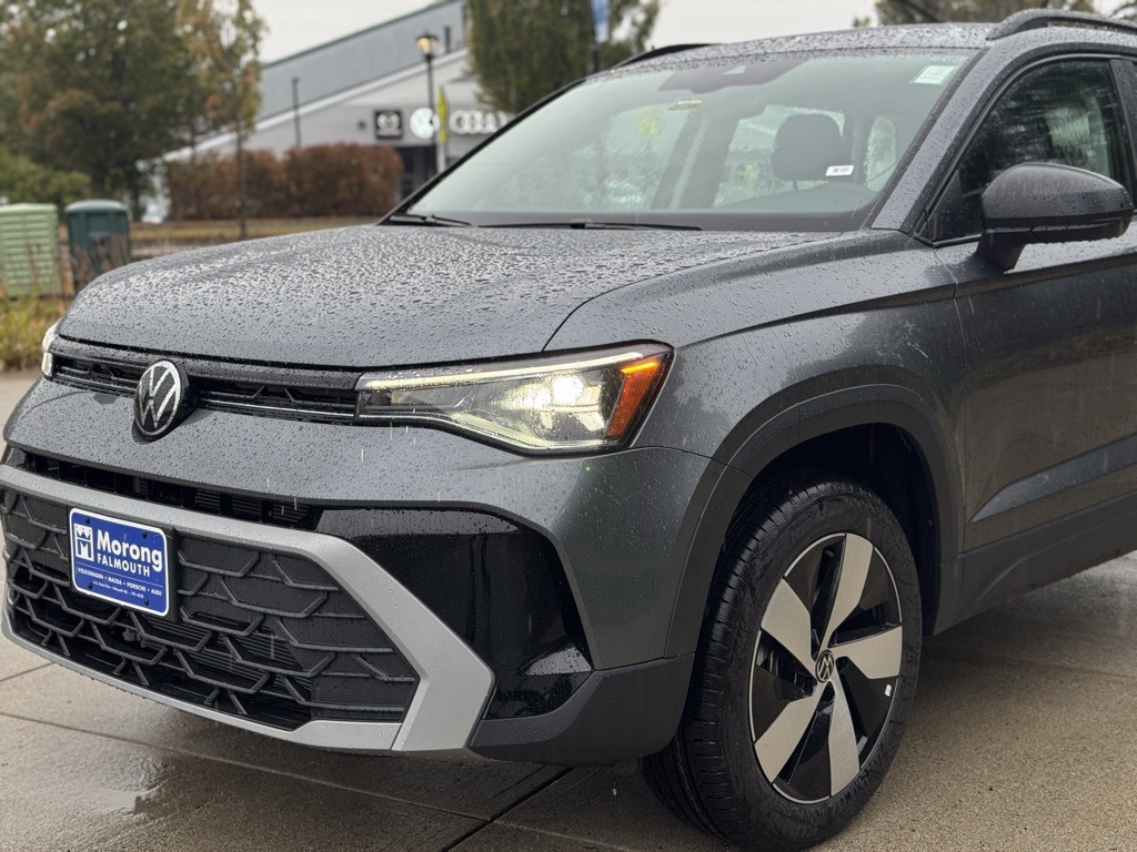 2025 Volkswagen Taos S photo 2