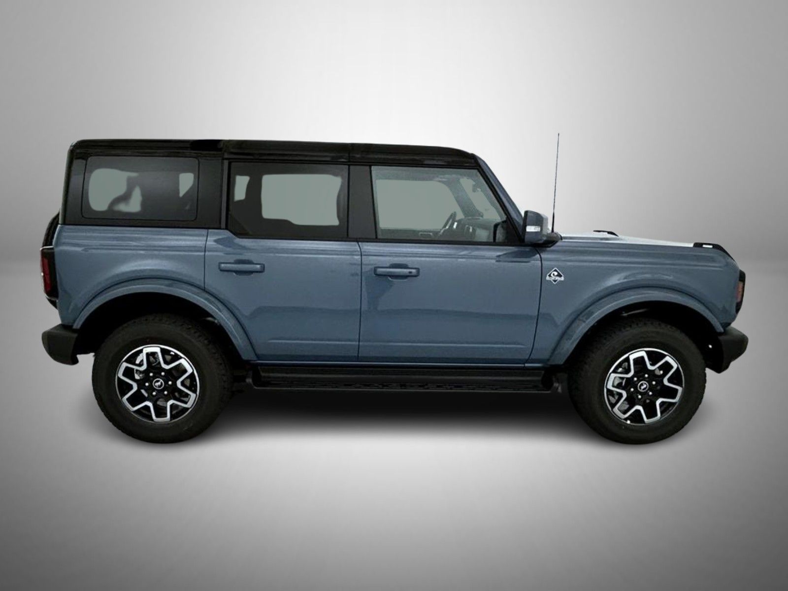 2025 Ford Bronco Outer Banks photo 4