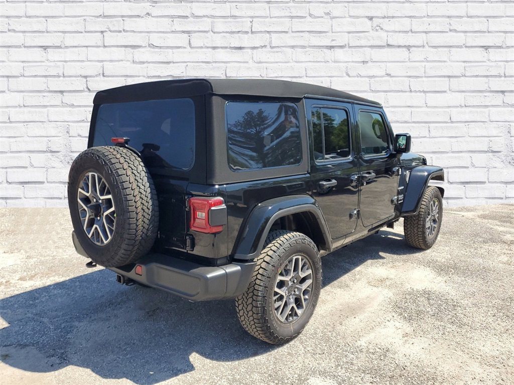 2024 Jeep Wrangler Sahara photo 2