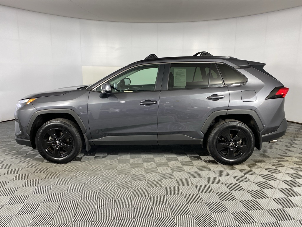 2023 Toyota RAV4 XLE photo 2