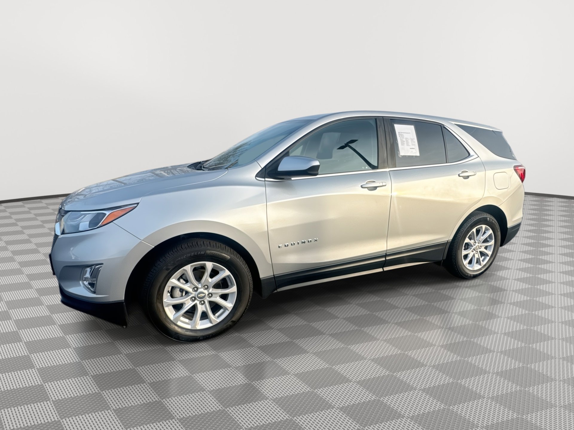 2021 Chevrolet Equinox LT's photo