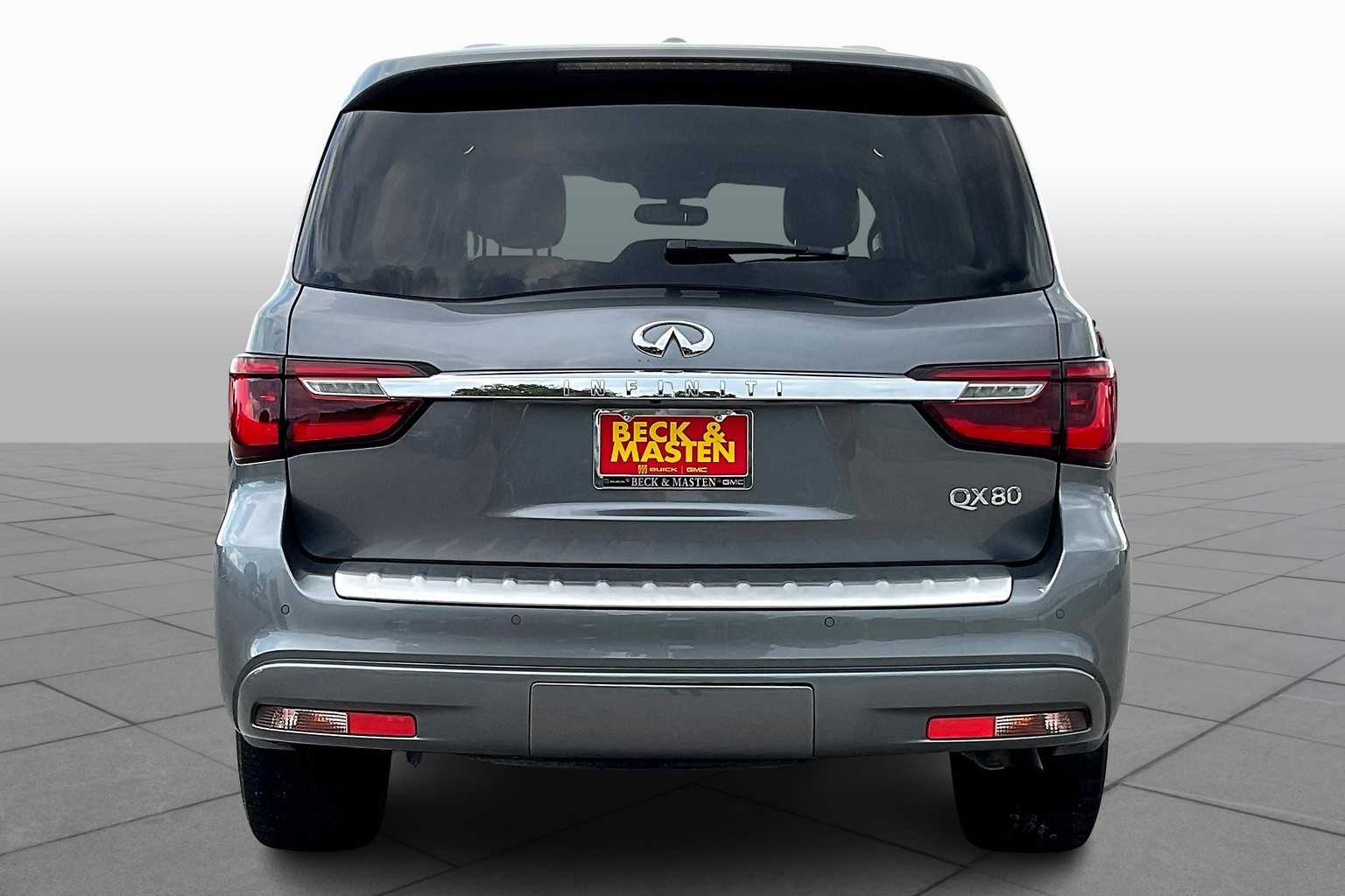 2019 Infiniti QX80 Luxe photo 4