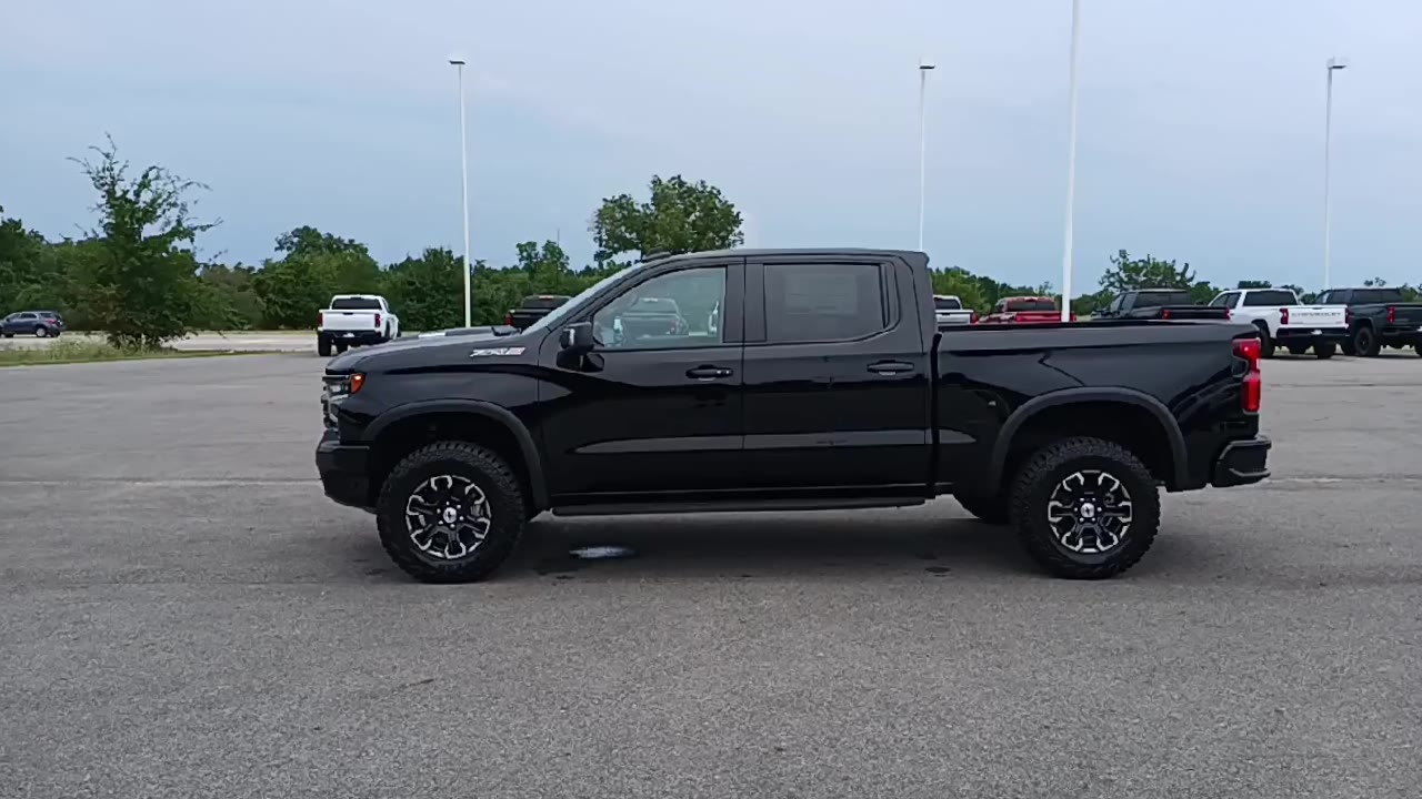 2025 Chevrolet Silverado 1500 ZR2 photo 4