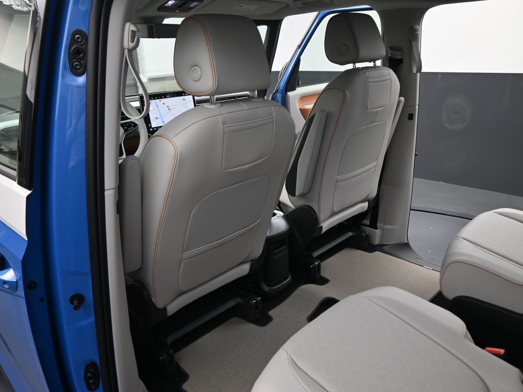2025 Volkswagen ID. Buzz photo 36