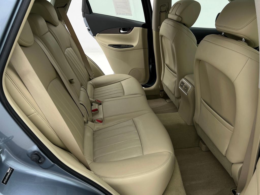 2017 Infiniti QX50 Base photo 16