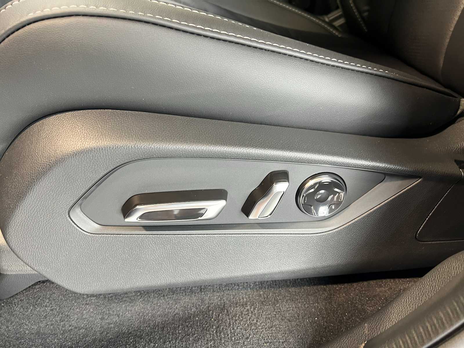 2026 Acura MDX Technology SH-AWD photo 17