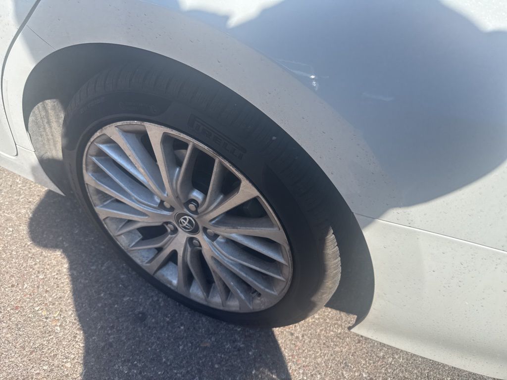 2018 Toyota Camry XLE photo 9