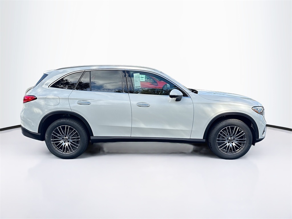 2026 Mercedes Benz GLC 300 photo 3