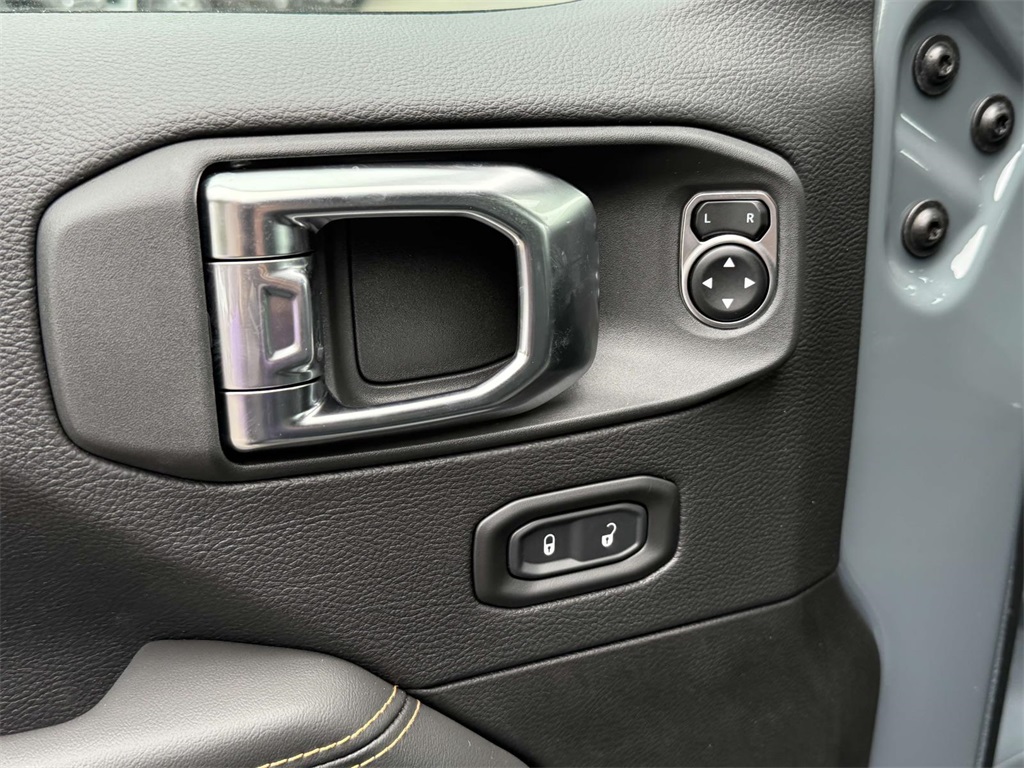 2025 Jeep Gladiator Sport photo 25