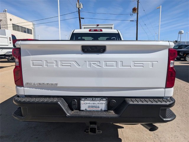 2025 Chevrolet Silverado 2500HD photo 4