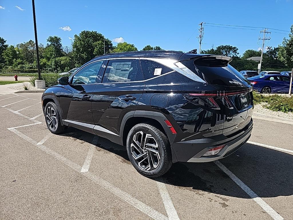 2025 Hyundai Tucson Limited photo 2