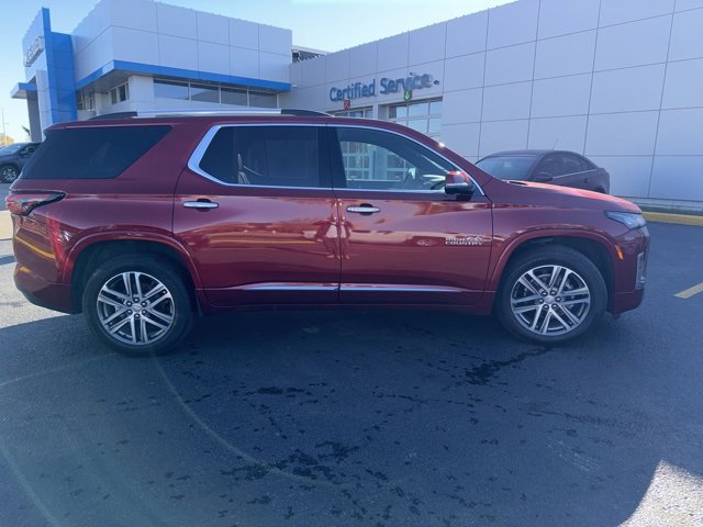 2022 Chevrolet Traverse High Country photo 2