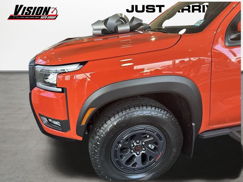 2025 Nissan Frontier PRO-4X photo 12