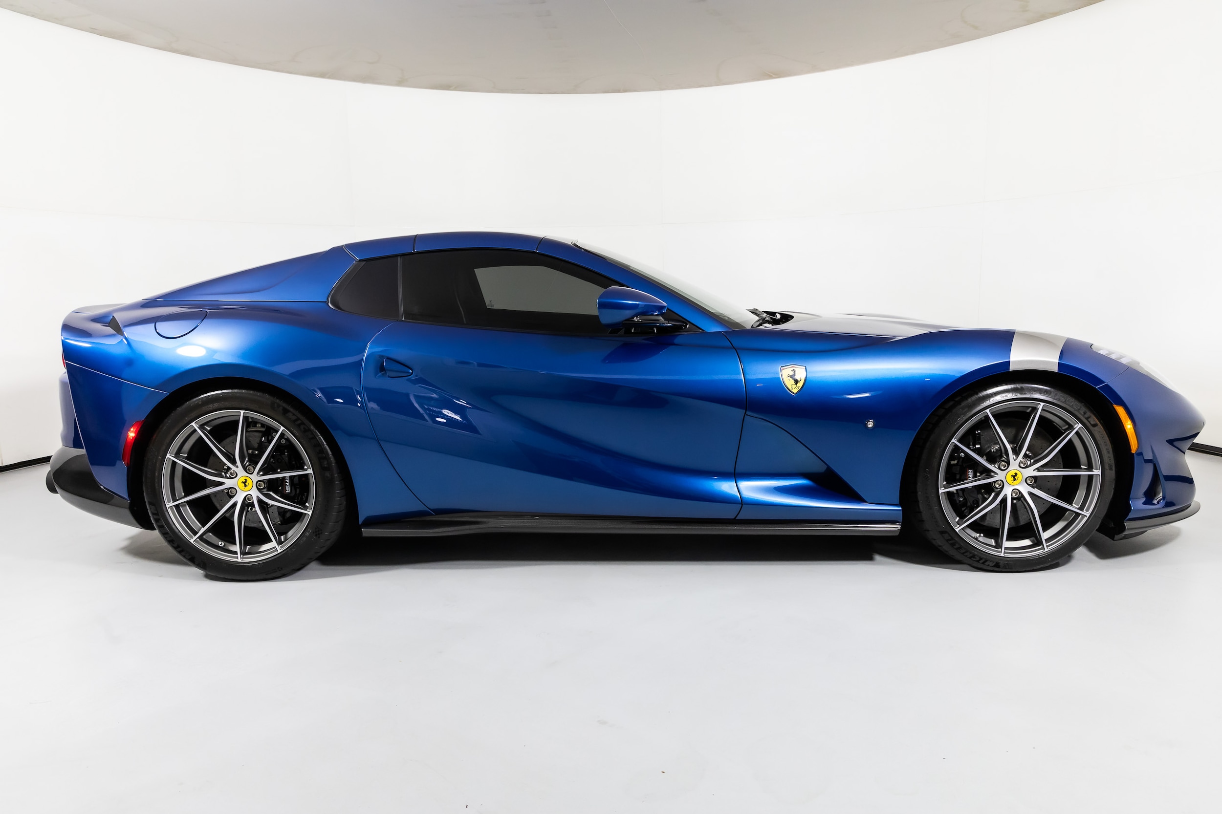 2023 Ferrari 812 GTS photo 3