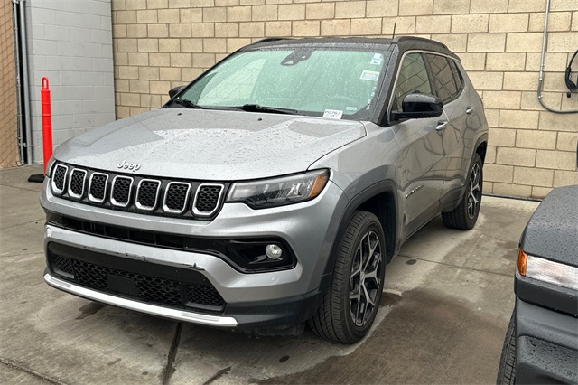 2024 Jeep Compass Limited photo 4