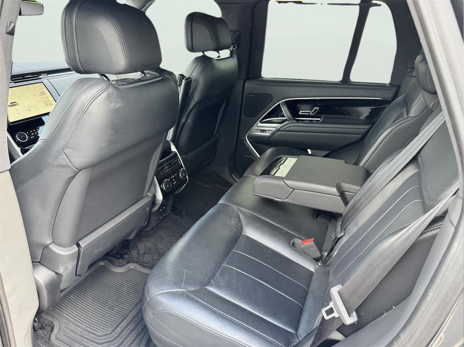 2023 Land Rover Range Rover SE photo 28