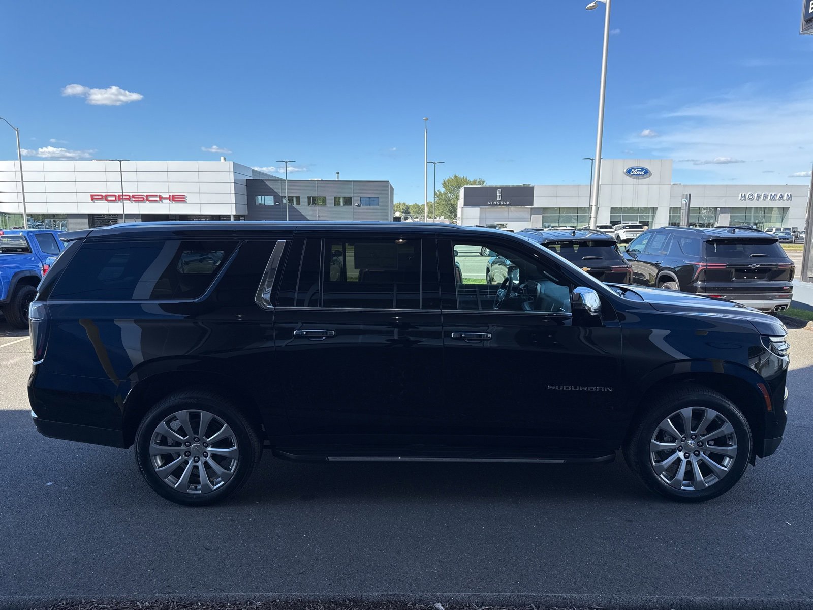 2025 Chevrolet Suburban Premier photo 5