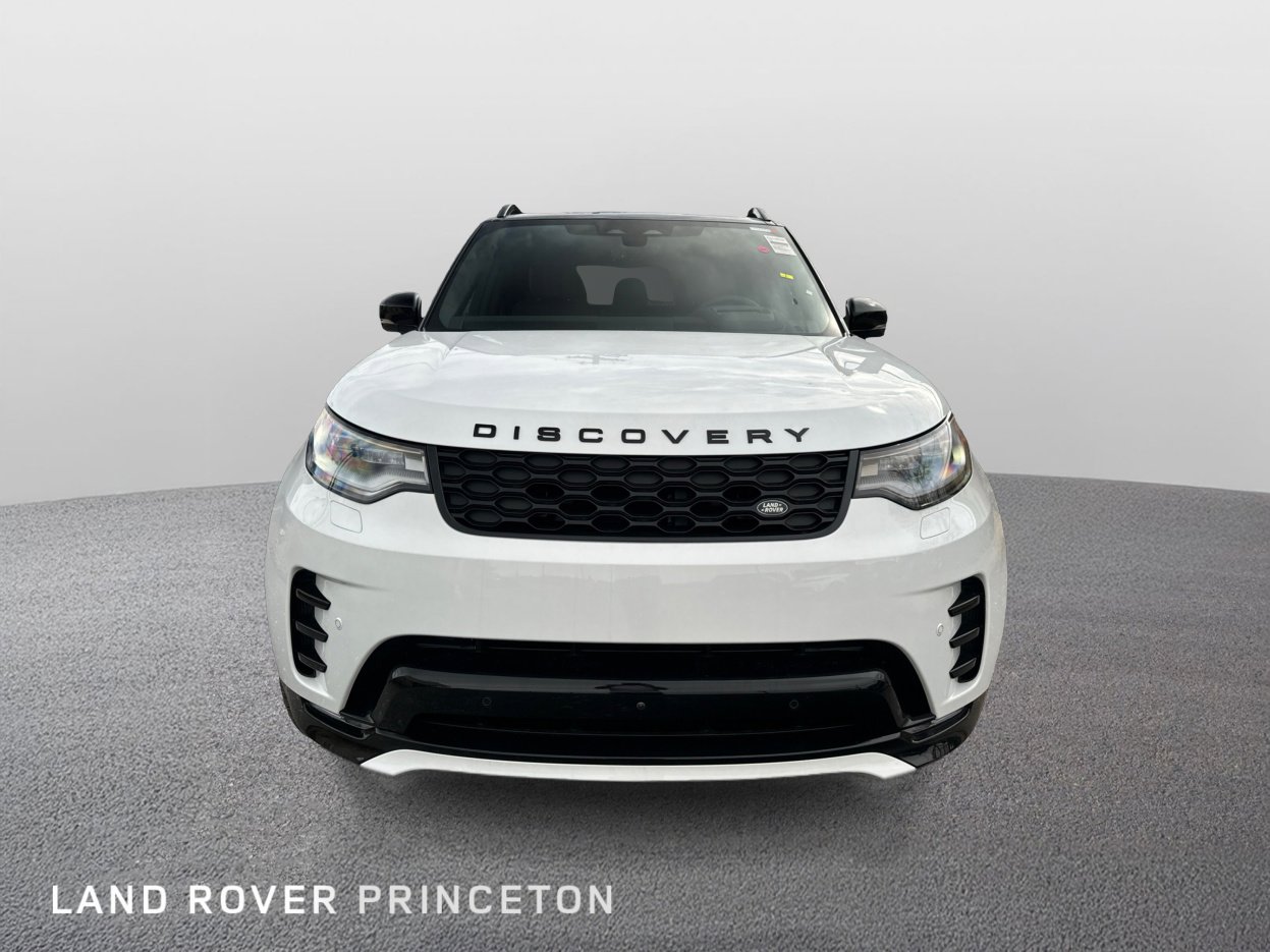 New 2025 Fuji White Land Rover Dynamic SE image 2