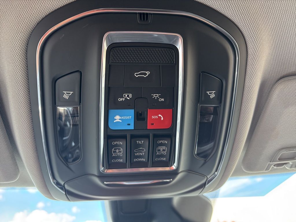 2023 Jeep Cherokee 4xe photo 31