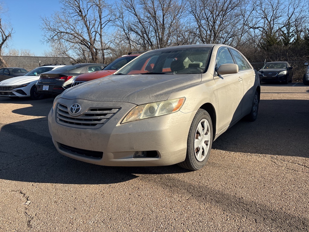 2009 Toyota Camry LE's photo