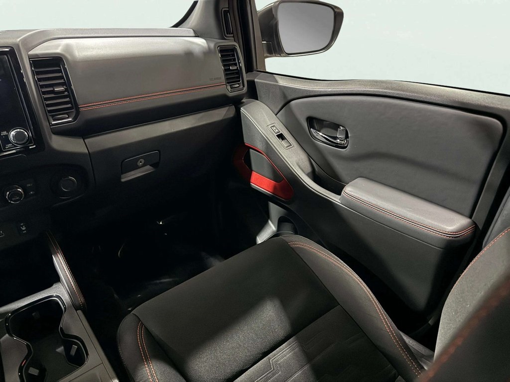 2023 Nissan Frontier PRO-4X photo 12